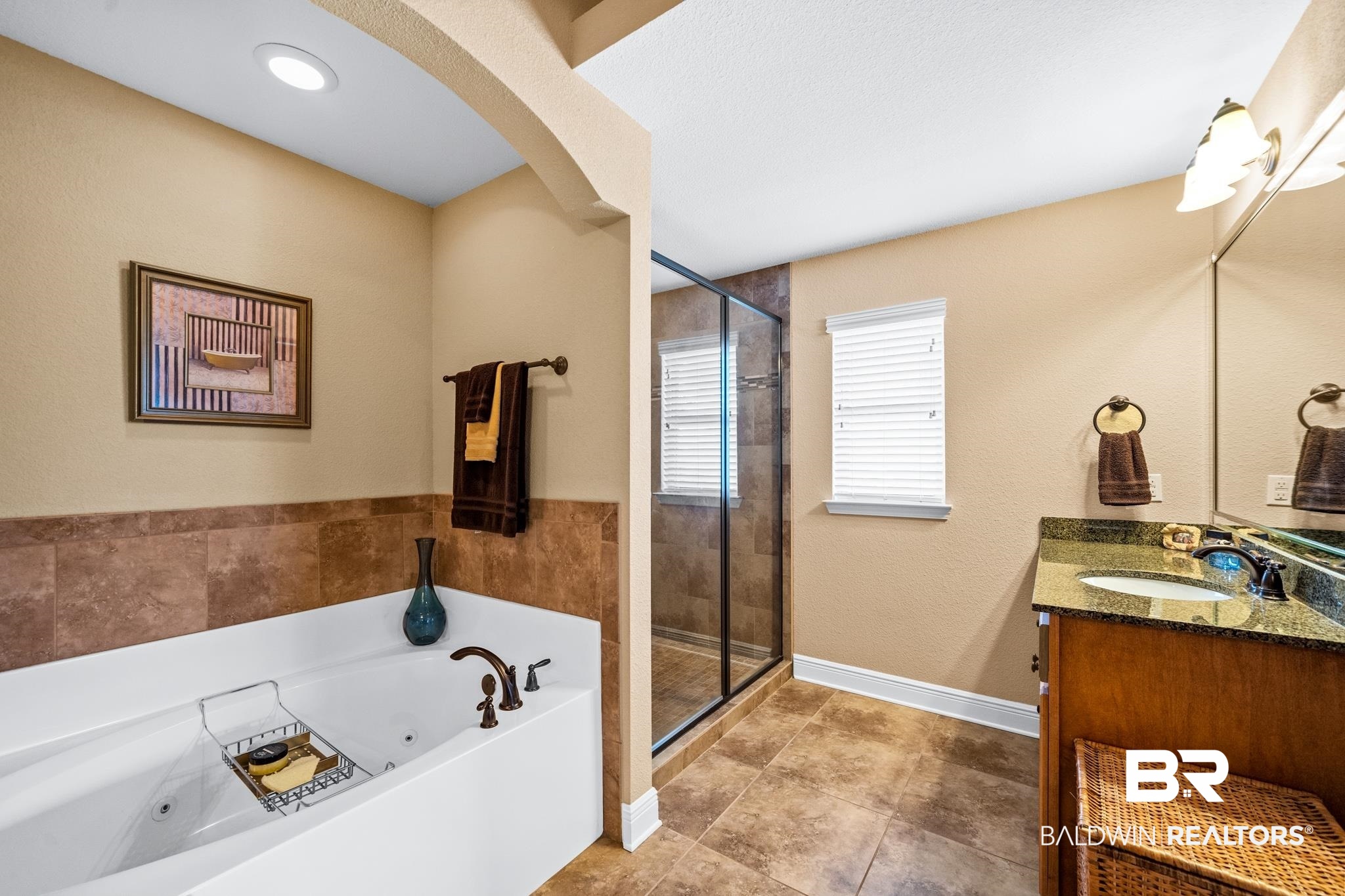 712 Edinburgh Avenue Foley, AL 36535 - Photo 19 of 36 Primary Bath