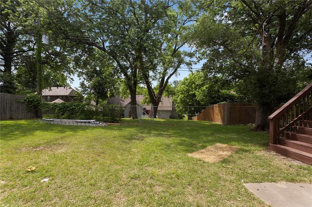 8320 Willow Way Raytown, MO 64138 - Photo 33 of 35