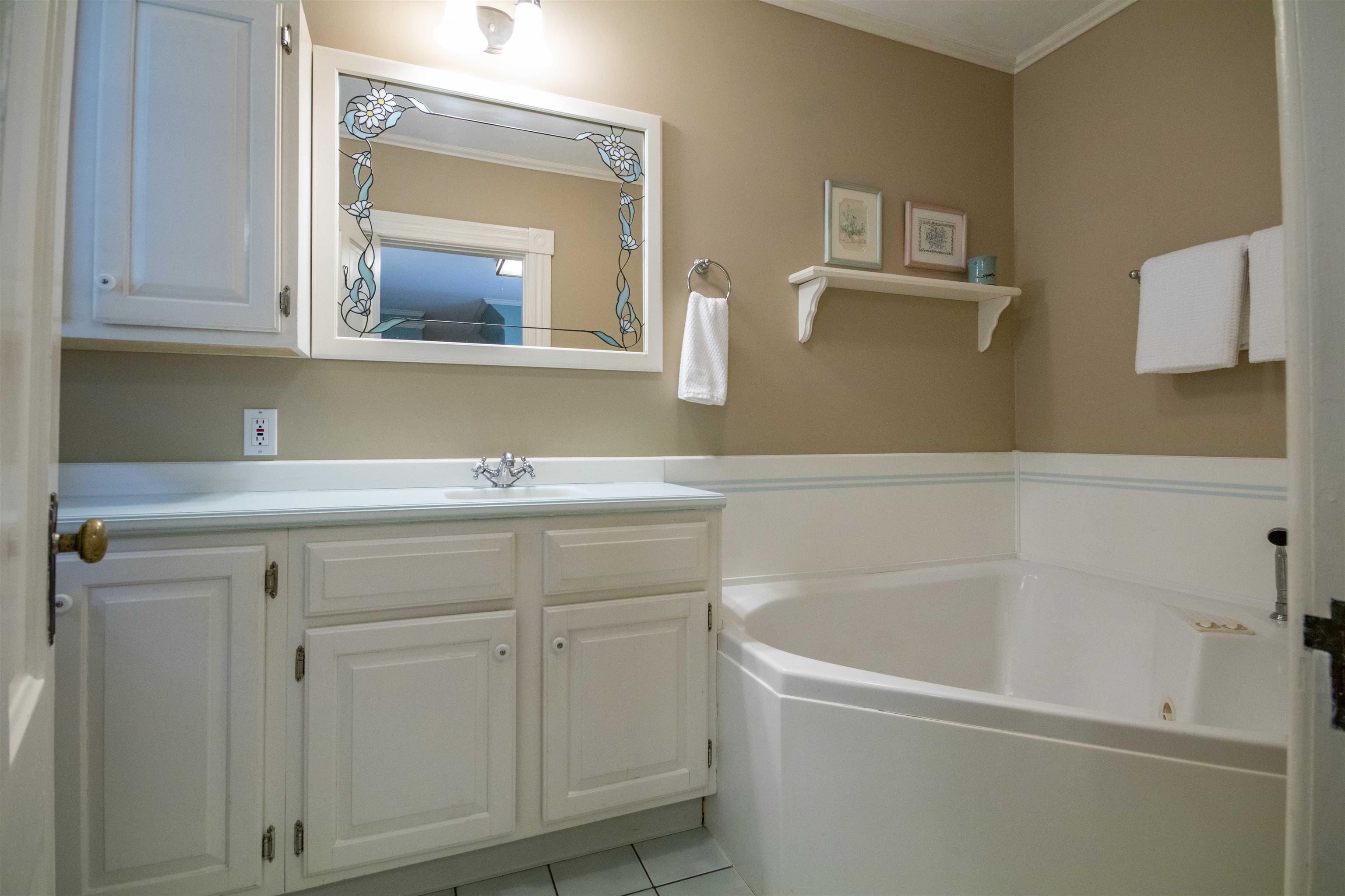 120 Kennard Road Manchester, NH 03104 - Photo 11 of 39
