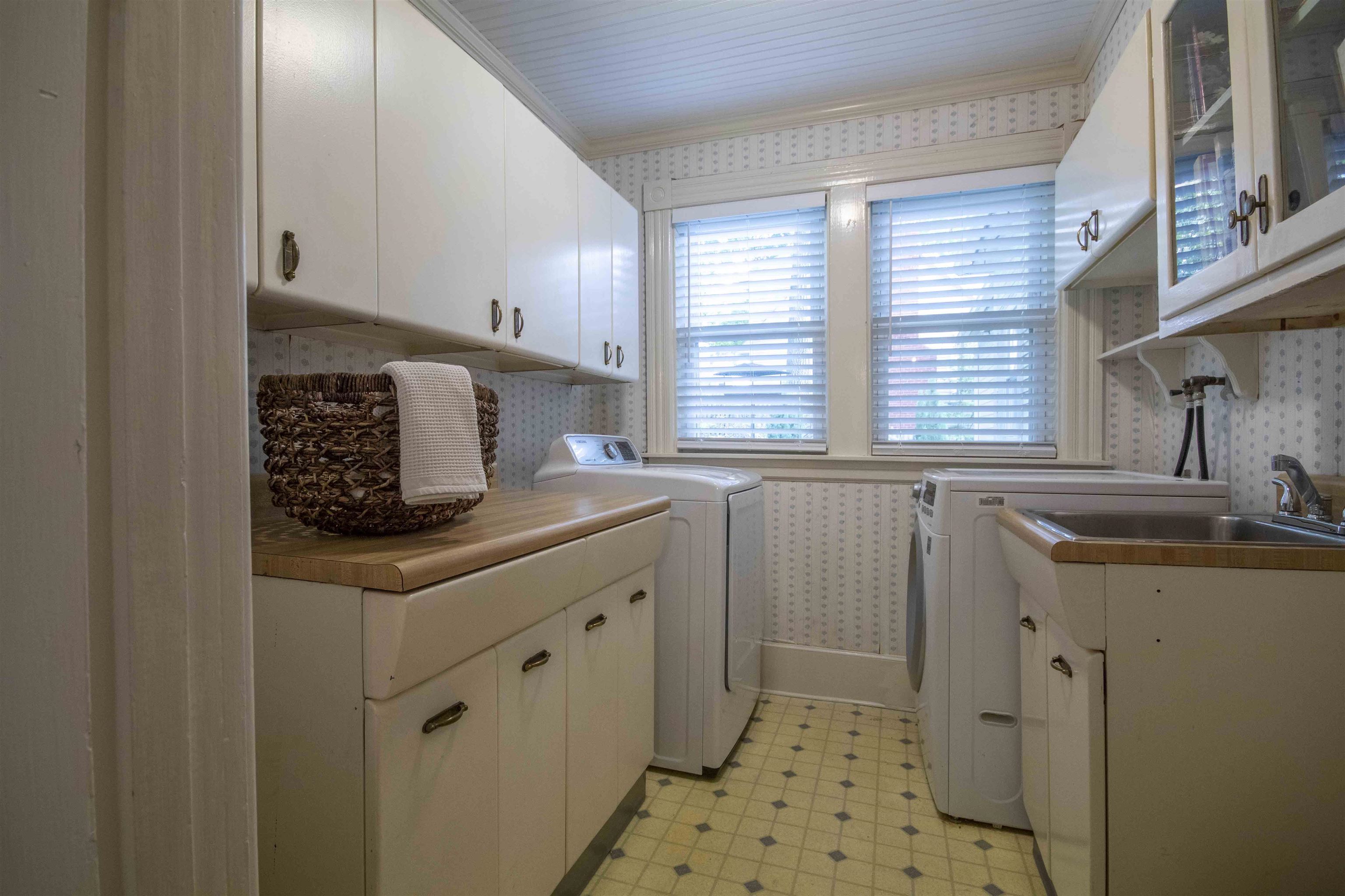 120 Kennard Road Manchester, NH 03104 - Photo 20 of 39
