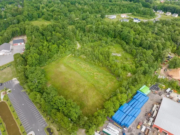 a view of a yard