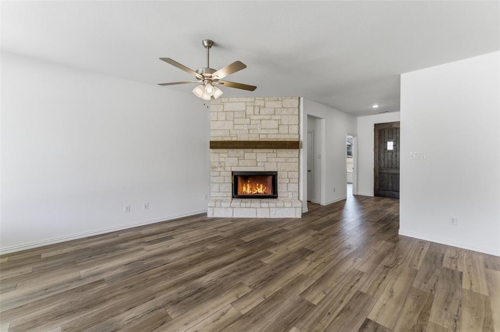 144 Oak Grv Way Springtown, TX 76082 - Photo 15 of 27
