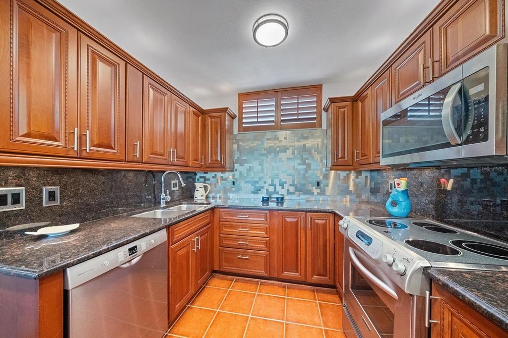 100 Sands Point Road, Unit 303 Longboat Key, FL 34228 - Photo 38 of 45