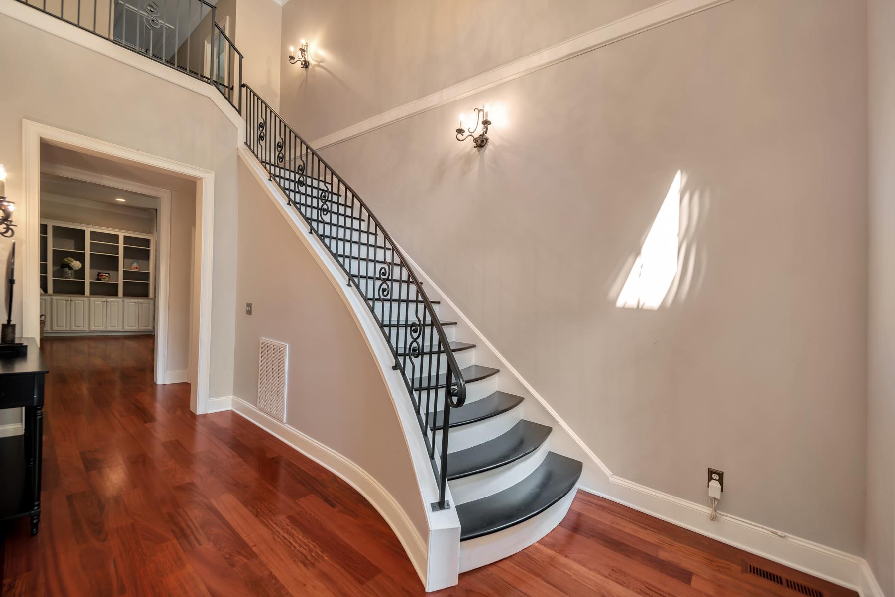4006 Harding Place Nashville, TN 37215 - Photo 25 of 30 a view of entryway and hall with wooden floor