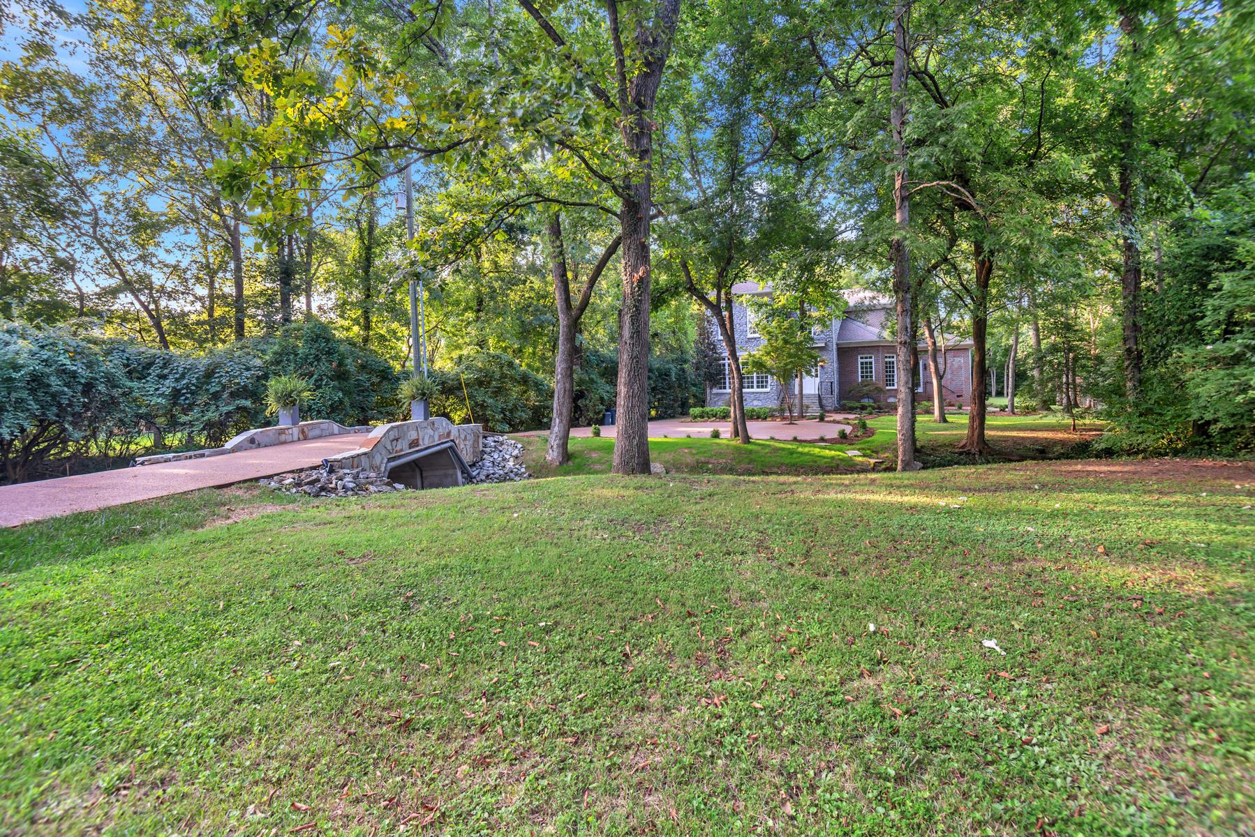 4006 Harding Place Nashville, TN 37215 - Photo 30 of 30 a view of yard with tree and green space
