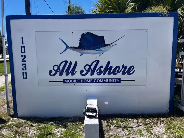 $1,950 | 8015 Southeast Fairchild Way, Hobe Sound, FL 33455