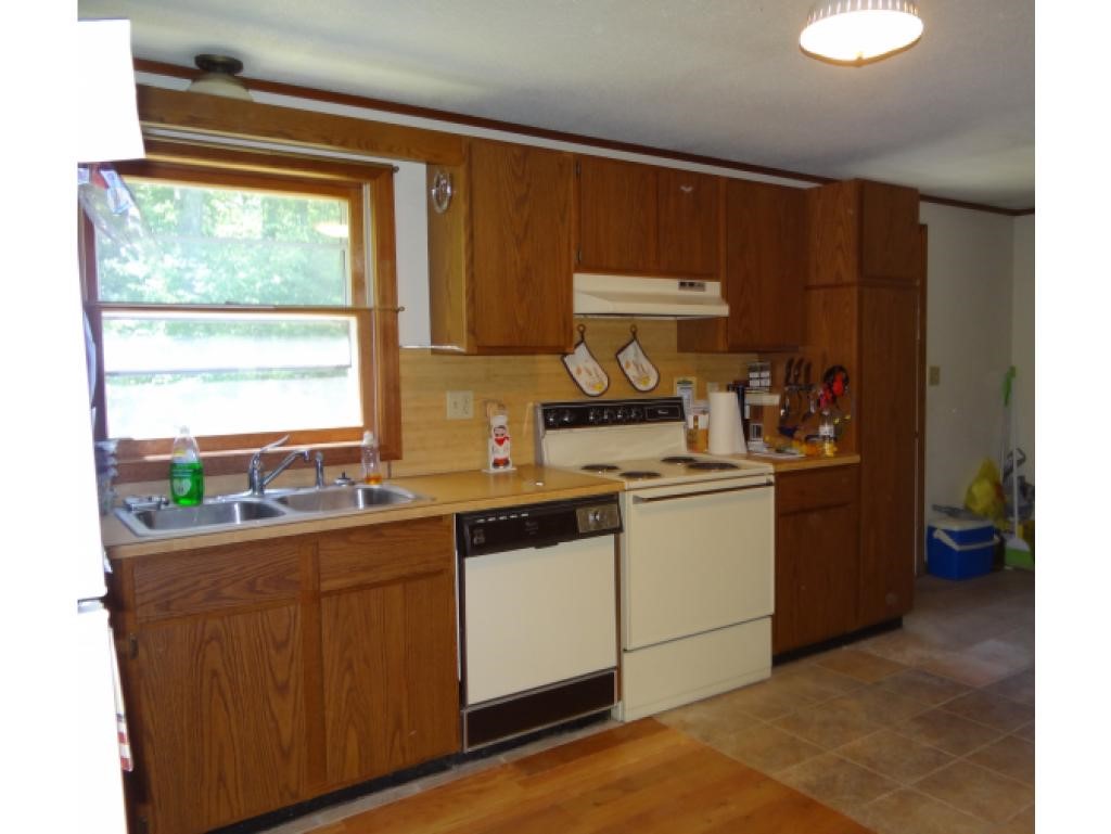 129 Hunt Road Hampstead, NH 03826 - Photo 5 of 12