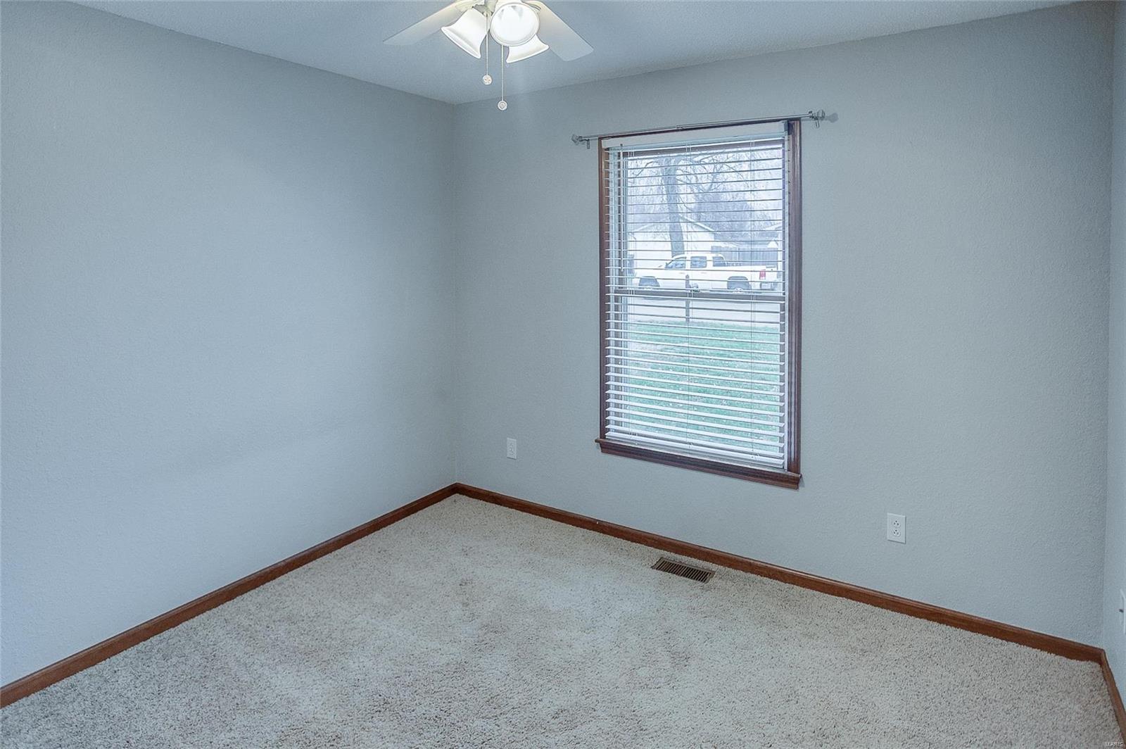 425 Deer Run Moro, IL 62067 - Photo 18 of 32 Gallery Image 18