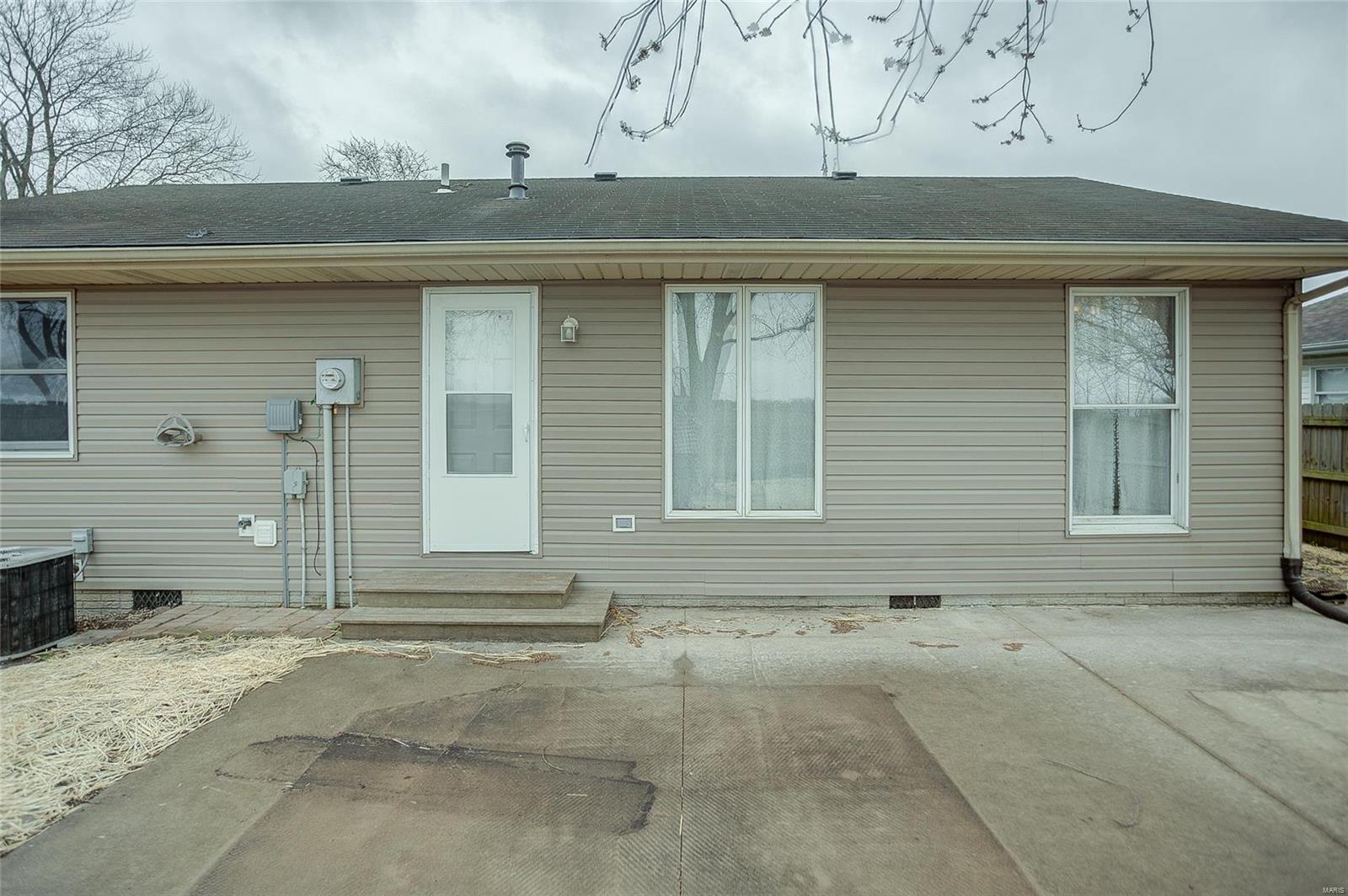 425 Deer Run Moro, IL 62067 - Photo 23 of 32 Gallery Image 23