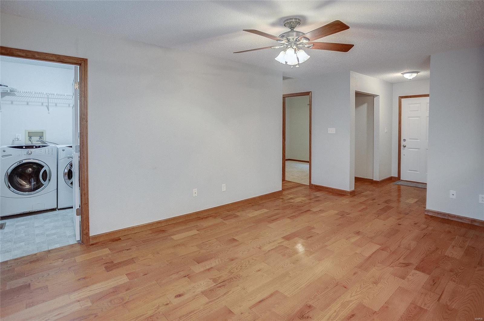 425 Deer Run Moro, IL 62067 - Photo 10 of 32 Gallery Image 10
