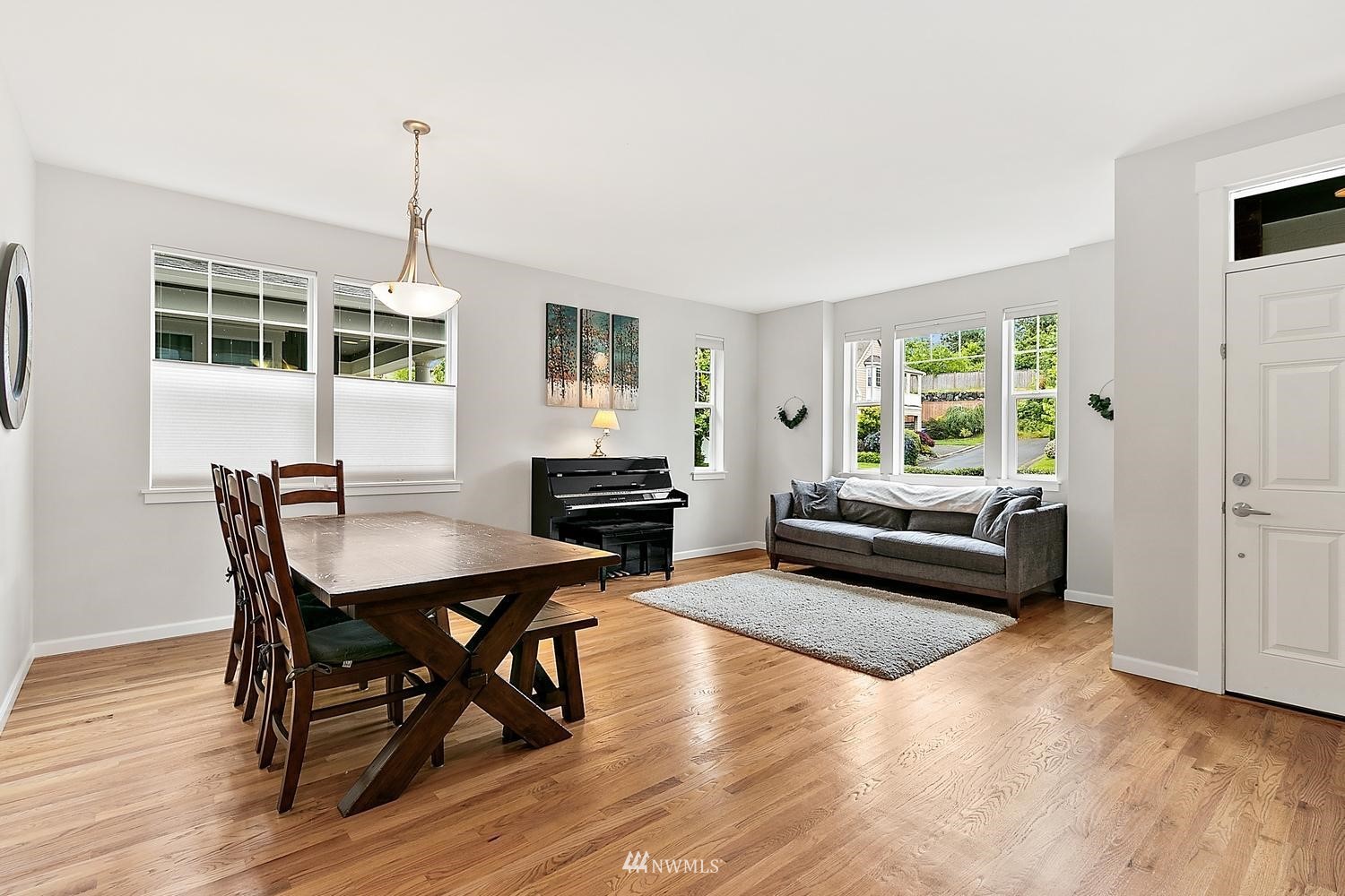 701 Mt Baker Avenue Northeast Renton, WA 98059 - Photo 5 of 40 Gallery Image 5
