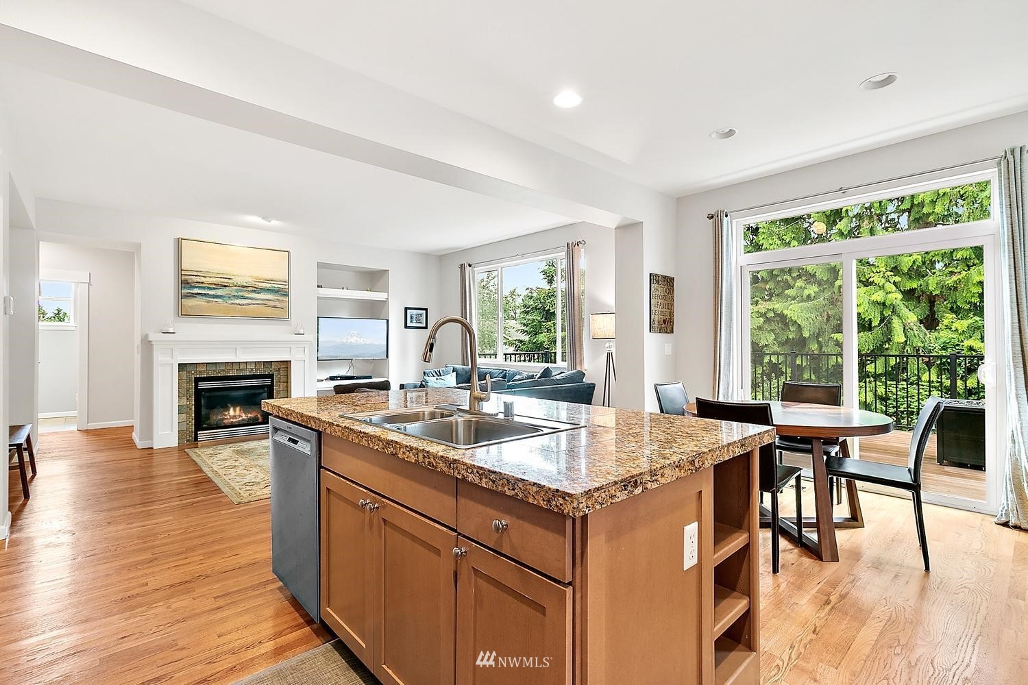 701 Mt Baker Avenue Northeast Renton, WA 98059 - Photo 9 of 40 Gallery Image 9