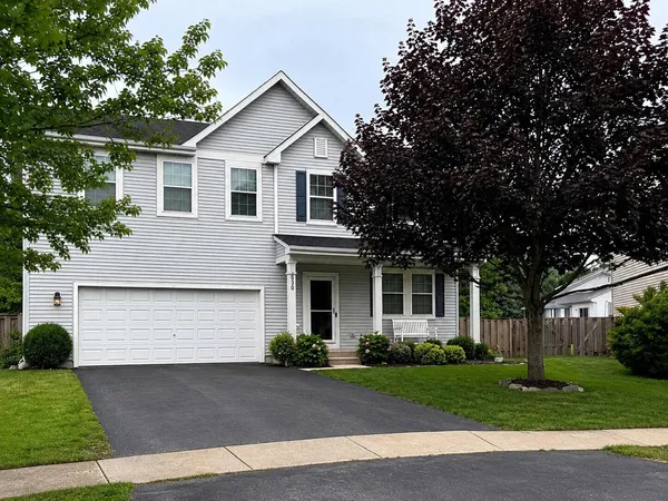$525,000 | 830 Valley Stream Drive, Hampshire, IL 60140