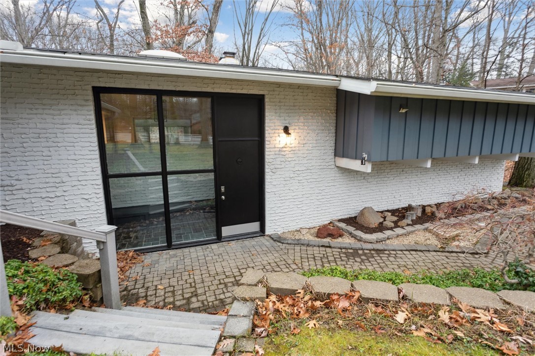 19482 Albion Road Strongsville, OH 44149 - Photo 4 of 31 Gallery Image 4