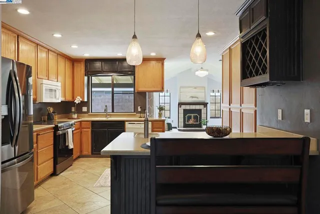 $499,999 | 1312-1312 Wylmawood Lane, Modesto, CA 95355