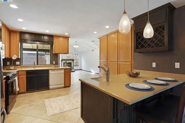 $499,999 | 1312-1312 Wylmawood Lane, Modesto, CA 95355