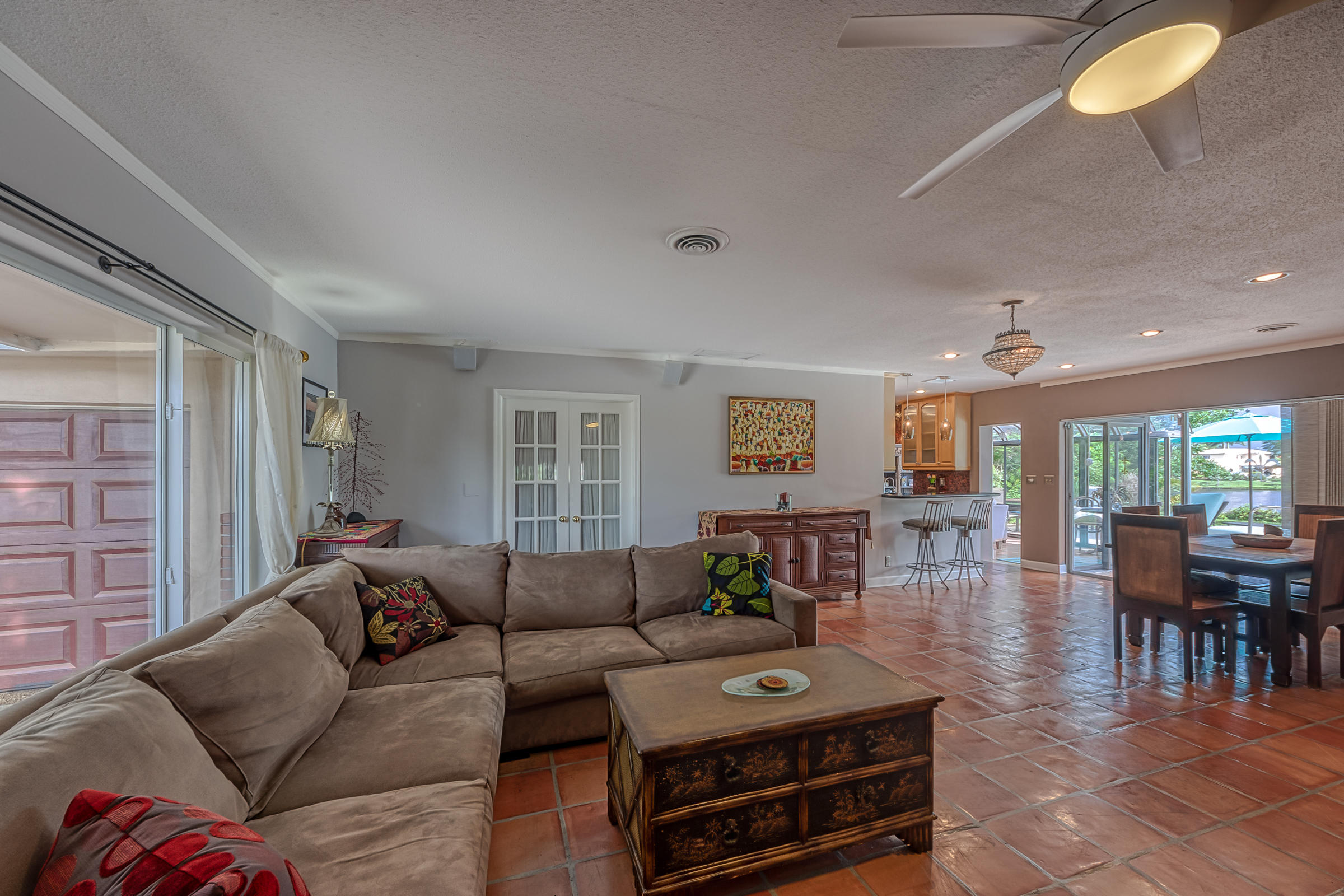 1055 Southwest 11th Street Boca Raton, FL 33486 - Photo 5 of 26 Living room