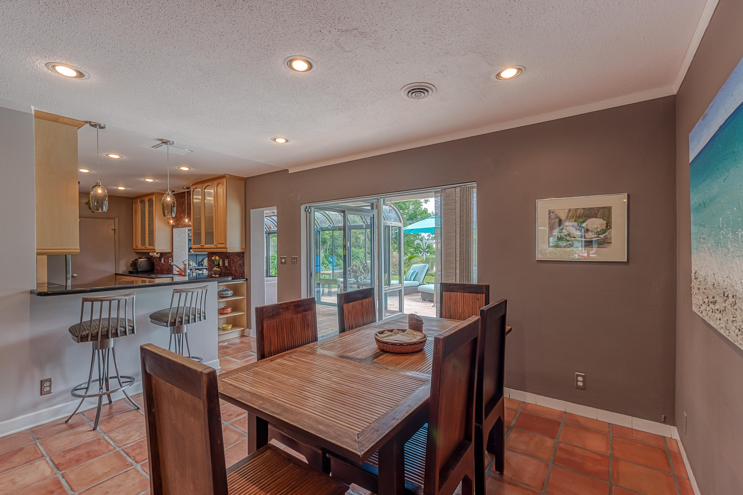 1055 Southwest 11th Street Boca Raton, FL 33486 - Photo 10 of 26 Kitchen bar