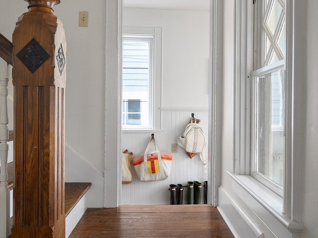 43 Howard Street Newport, RI 02840 - Photo 8 of 29 Entry to first floor turret