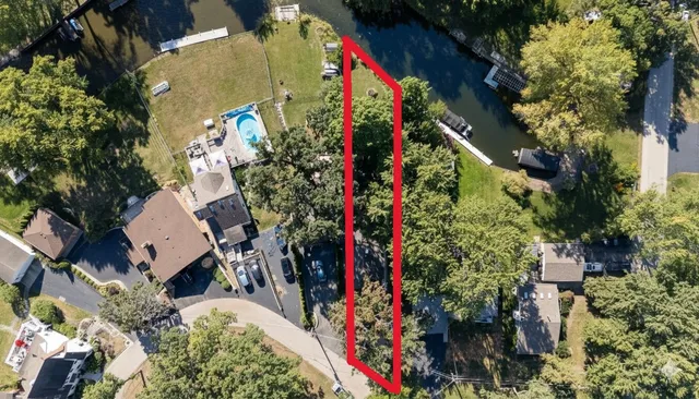 $299,900 | 39450 North Circle Avenue, Antioch, IL 60002