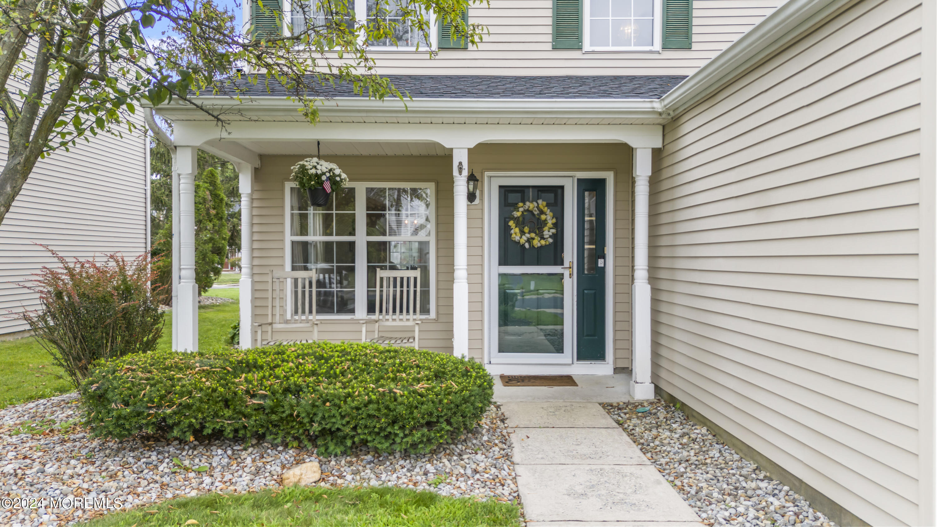 25 Sandstone Road East Windsor, NJ 08520 - Photo 2 of 33 a front view of a house with garden