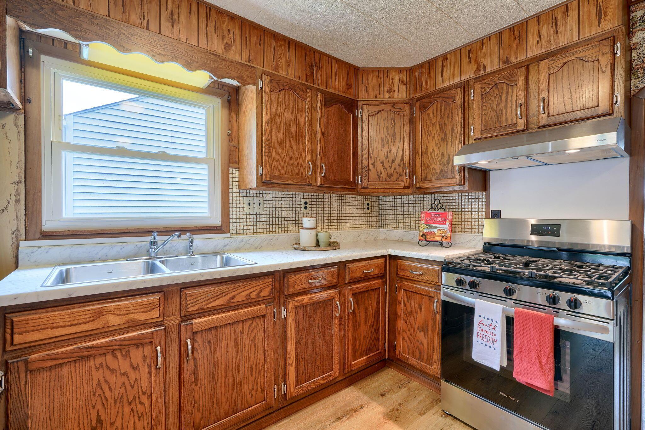 40 Delray Road Columbus, OH 43207 - Photo 11 of 53 All new stainless-steel appliances. New countertop and sink.