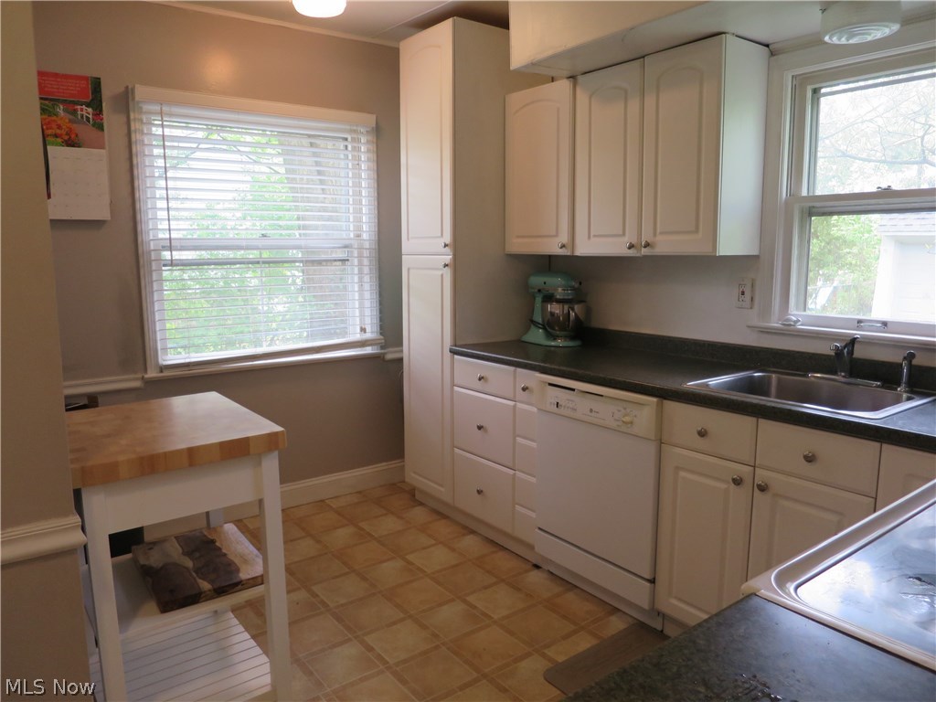 1628 Maple Road Cleveland Heights, OH 44121 - Photo 17 of 35