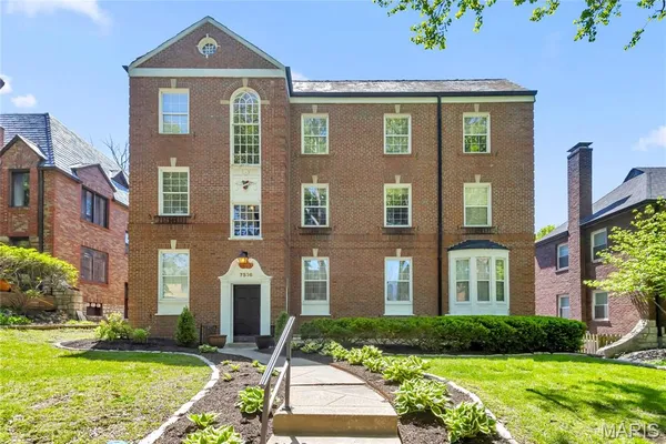 $2,800 | 7536 Oxford Drive, Unit 3, St. Louis, MO 63105
