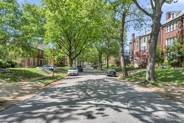 $2,800 | 7536 Oxford Drive, Unit 3, St. Louis, MO 63105