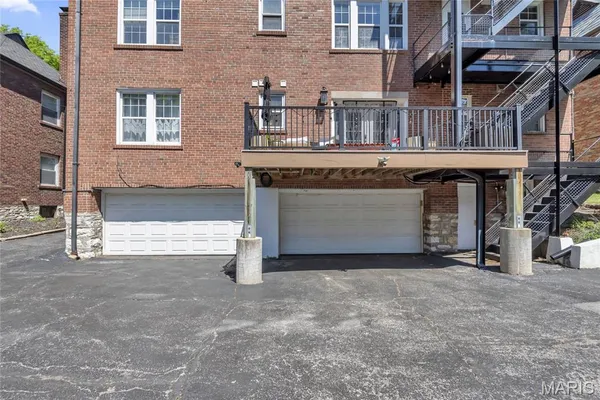 $2,800 | 7536 Oxford Drive, Unit 3, St. Louis, MO 63105
