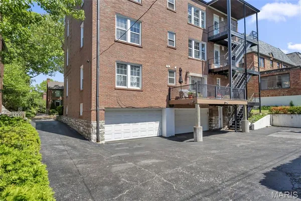 $2,800 | 7536 Oxford Drive, Unit 3, St. Louis, MO 63105