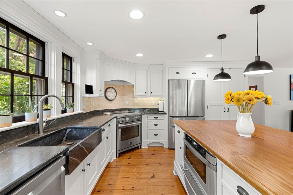 101 River Road Merrimac, MA 01860 - Photo 4 of 42