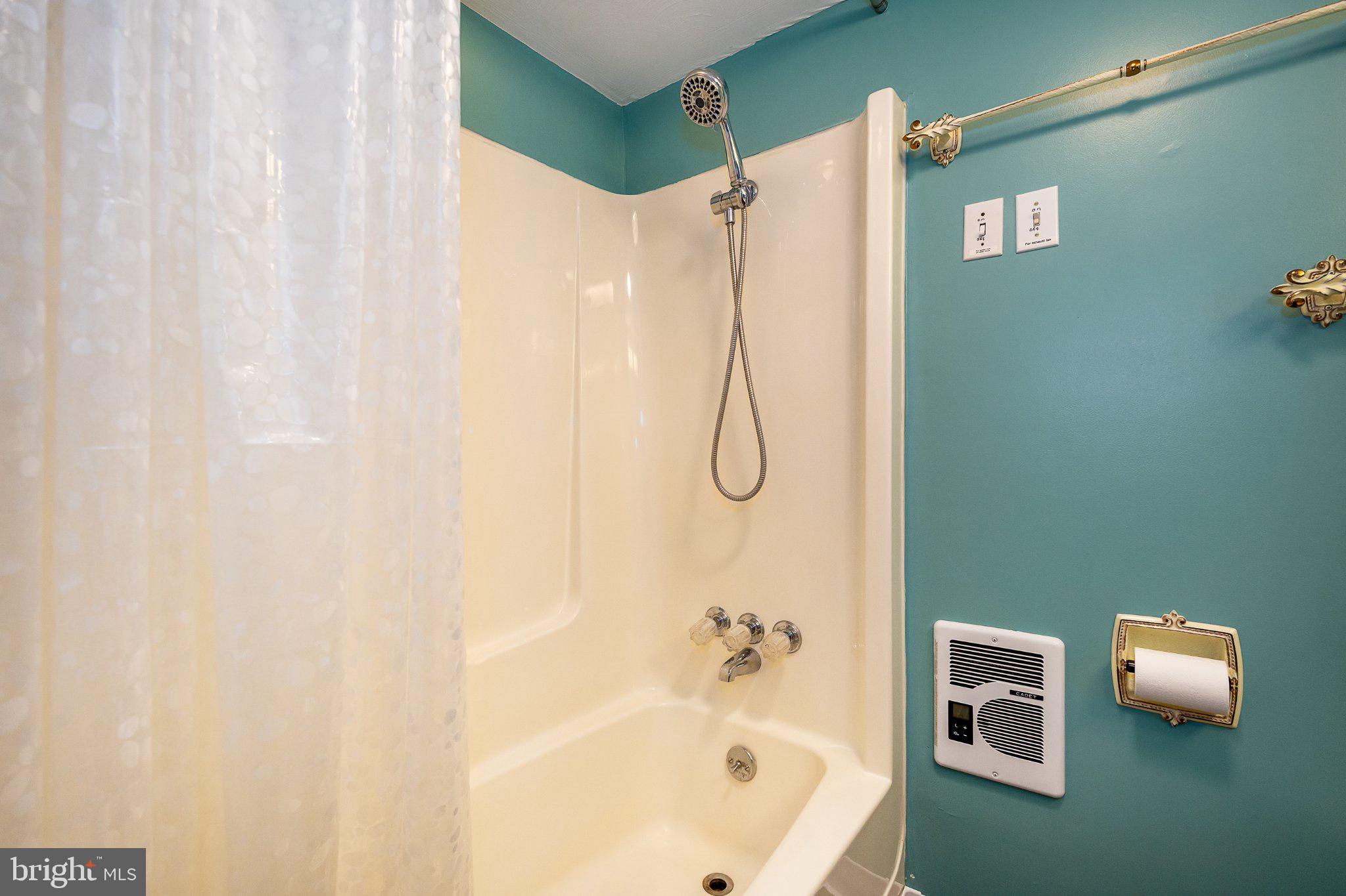 750 Lake Side Road Addison, PA 15411 - Photo 36 of 51 Bright and inviting bathroom retreat.