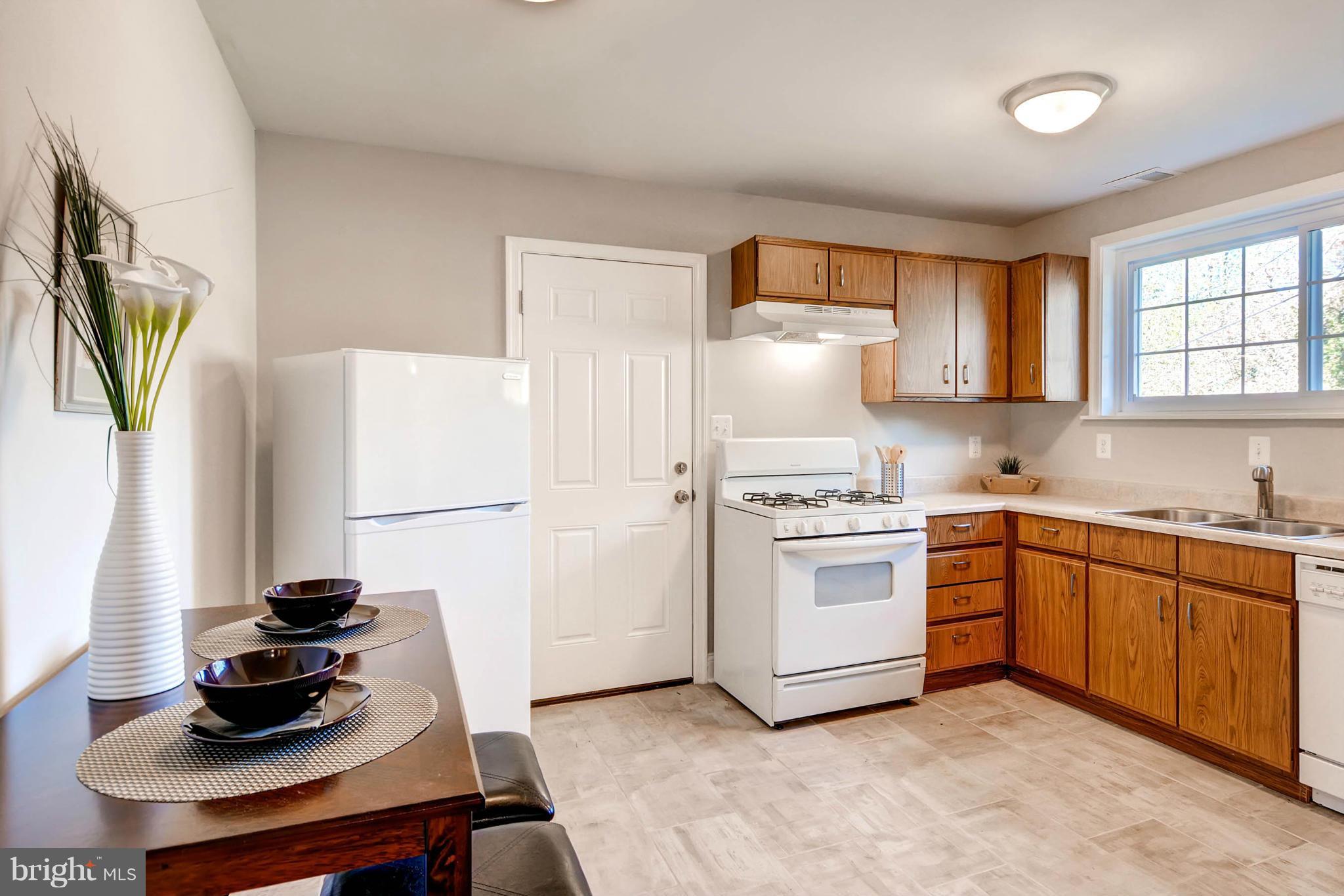 11104 Conti Place Silver Spring, MD 20902 - Photo 21 of 30 Kitchen