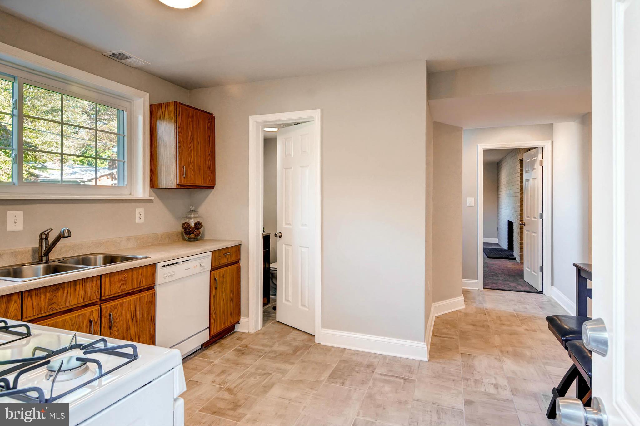 11104 Conti Place Silver Spring, MD 20902 - Photo 23 of 30 Kitchen