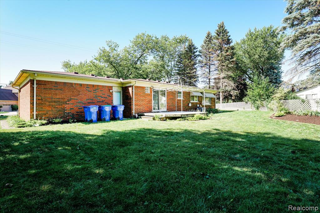11366 Chicago Road Warren, MI 48093 - Photo 37 of 49