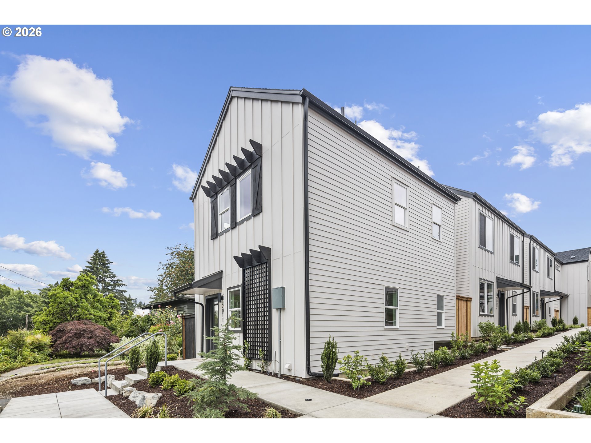 2009 Southwest Moss Street Portland, OR 97219 - Photo 5 of 23
