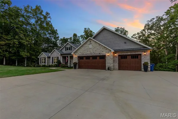 $1,134,000 | 571 Hydepark Drive, Jackson, MO 63755