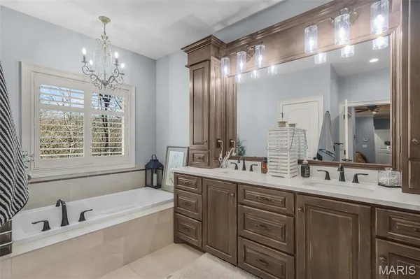 $1,134,000 | 571 Hydepark Drive, Jackson, MO 63755