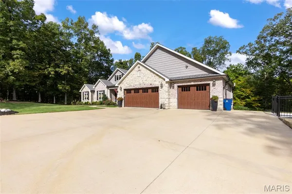 $1,134,000 | 571 Hydepark Drive, Jackson, MO 63755