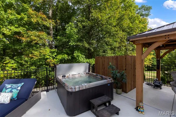 $1,134,000 | 571 Hydepark Drive, Jackson, MO 63755