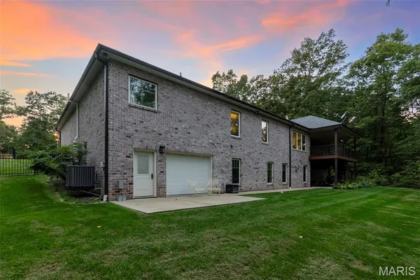 $1,134,000 | 571 Hydepark Drive, Jackson, MO 63755