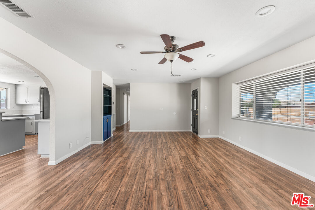 15361 Mondamon Road Apple Valley, CA 92307 - Photo 13 of 56