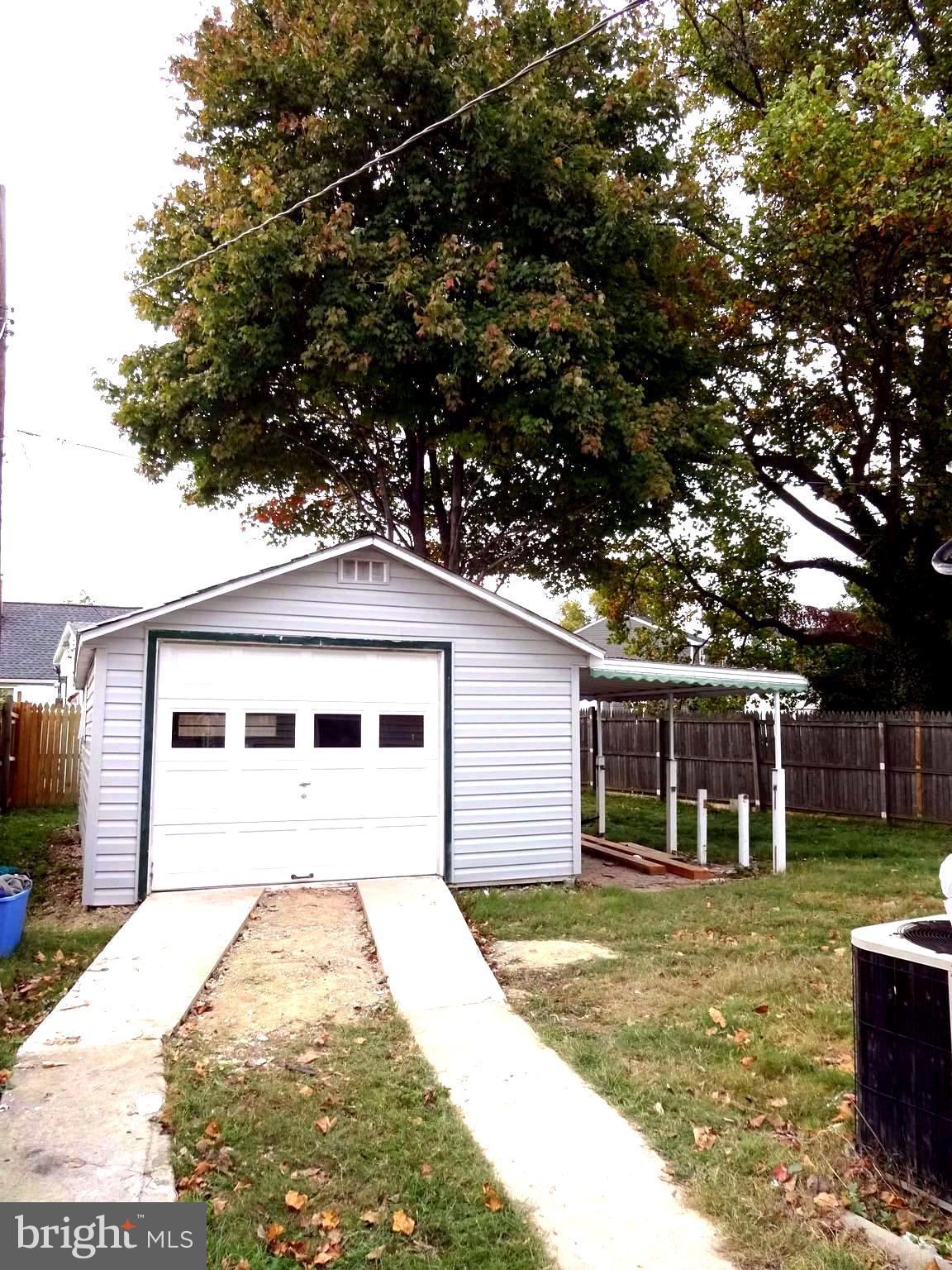 7800 Fairgreen Road Baltimore, MD 21222 - Photo 22 of 24 1 Car Detached Garage & Off Street Parking