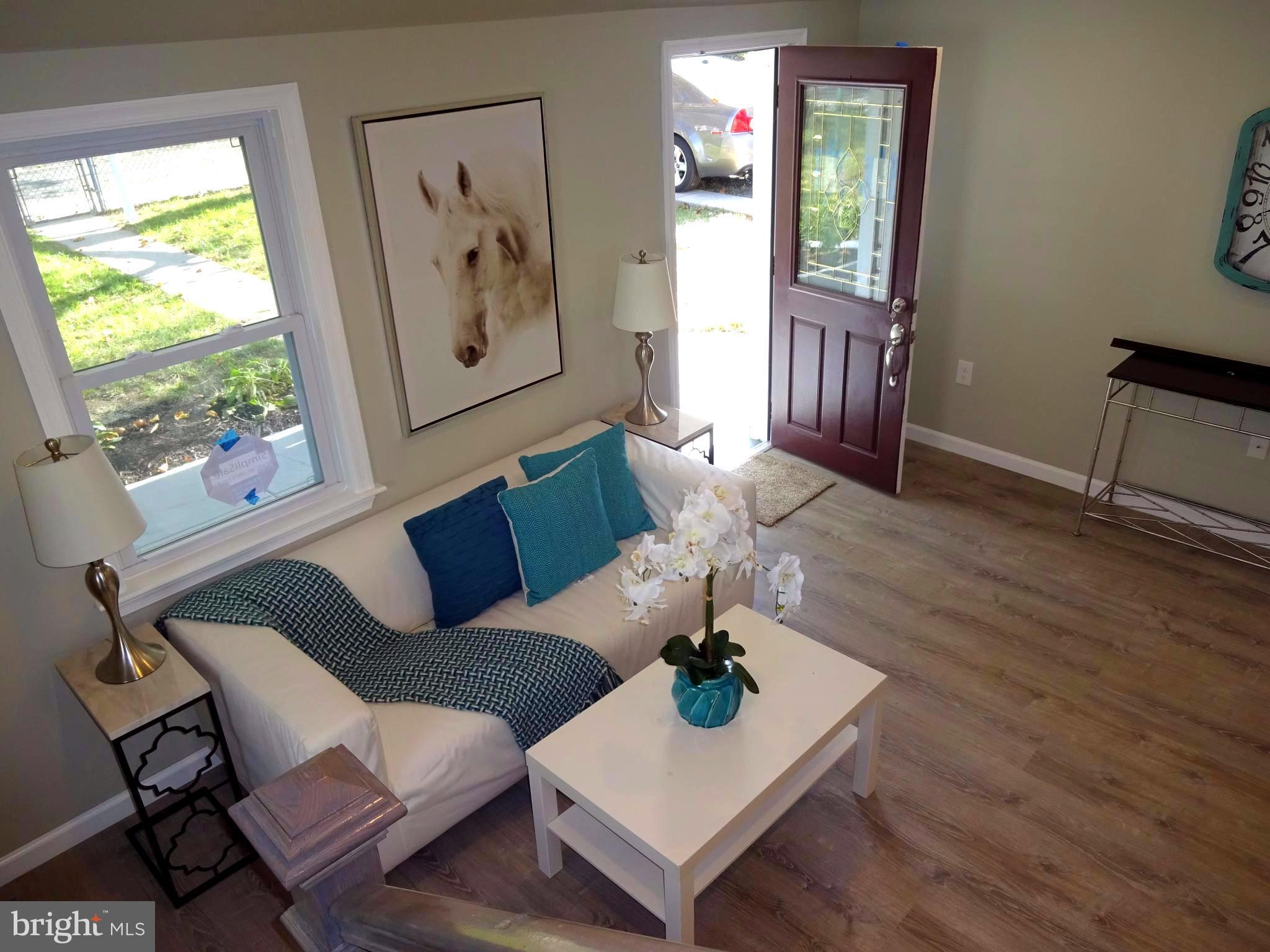 7800 Fairgreen Road Baltimore, MD 21222 - Photo 3 of 24 Living Room- Freshly Painted