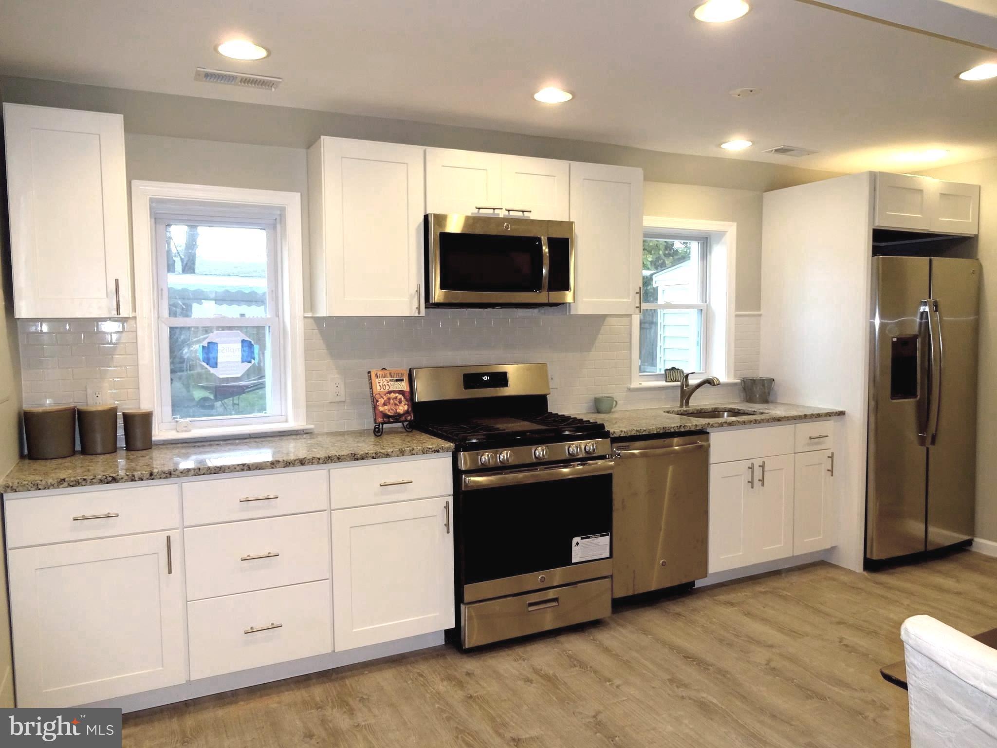 7800 Fairgreen Road Baltimore, MD 21222 - Photo 6 of 24 Updated Kitchen w/ New Stainless Appliances