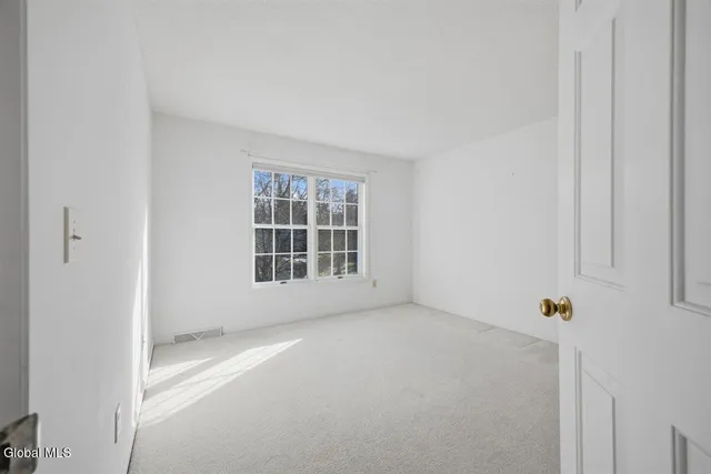 $519,000 | 16 Coventry Drive, Clifton Park, NY 12065