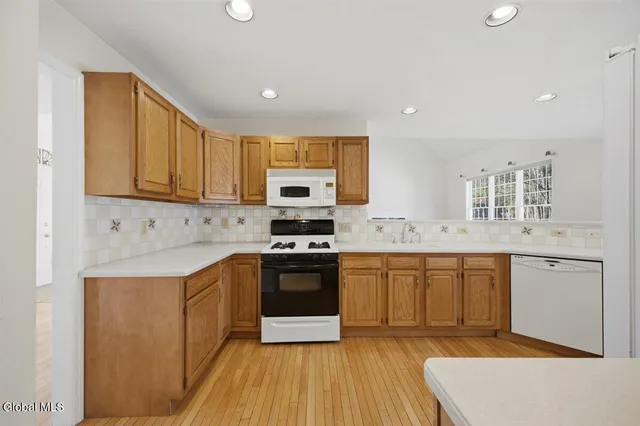 $519,000 | 16 Coventry Drive, Clifton Park, NY 12065