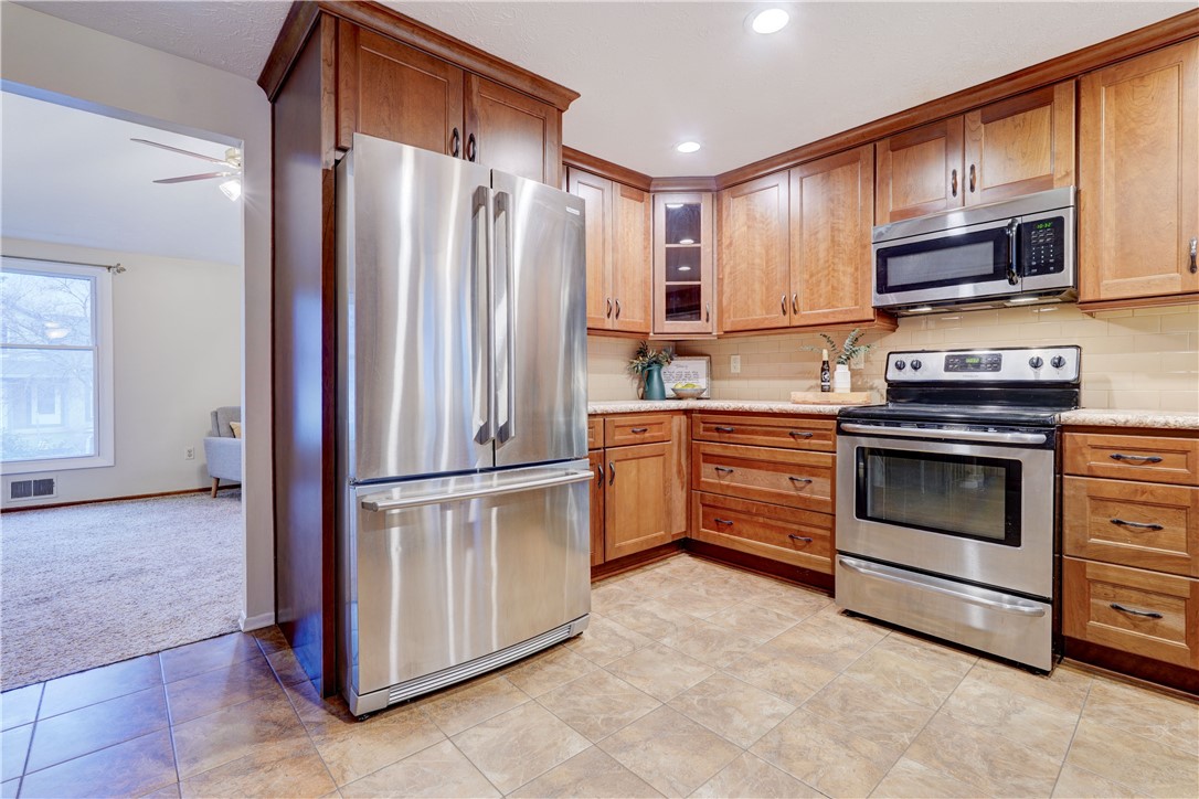 6 Calvin Road Rochester, NY 14612 - Photo 11 of 41