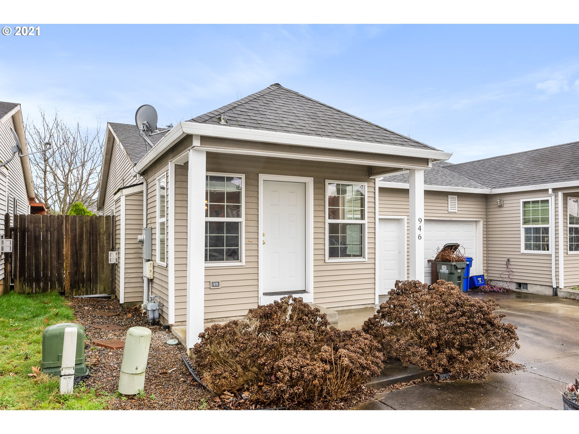 946 Southwest Junction Place Gresham, OR 97080 - Photo 1 of 24 Gallery Image 1